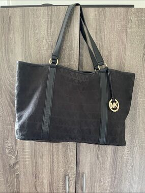 Michael Kors purse
